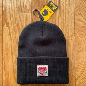 Carhartt Black Knit Heart Patch Beanie toque - NWT ❤️